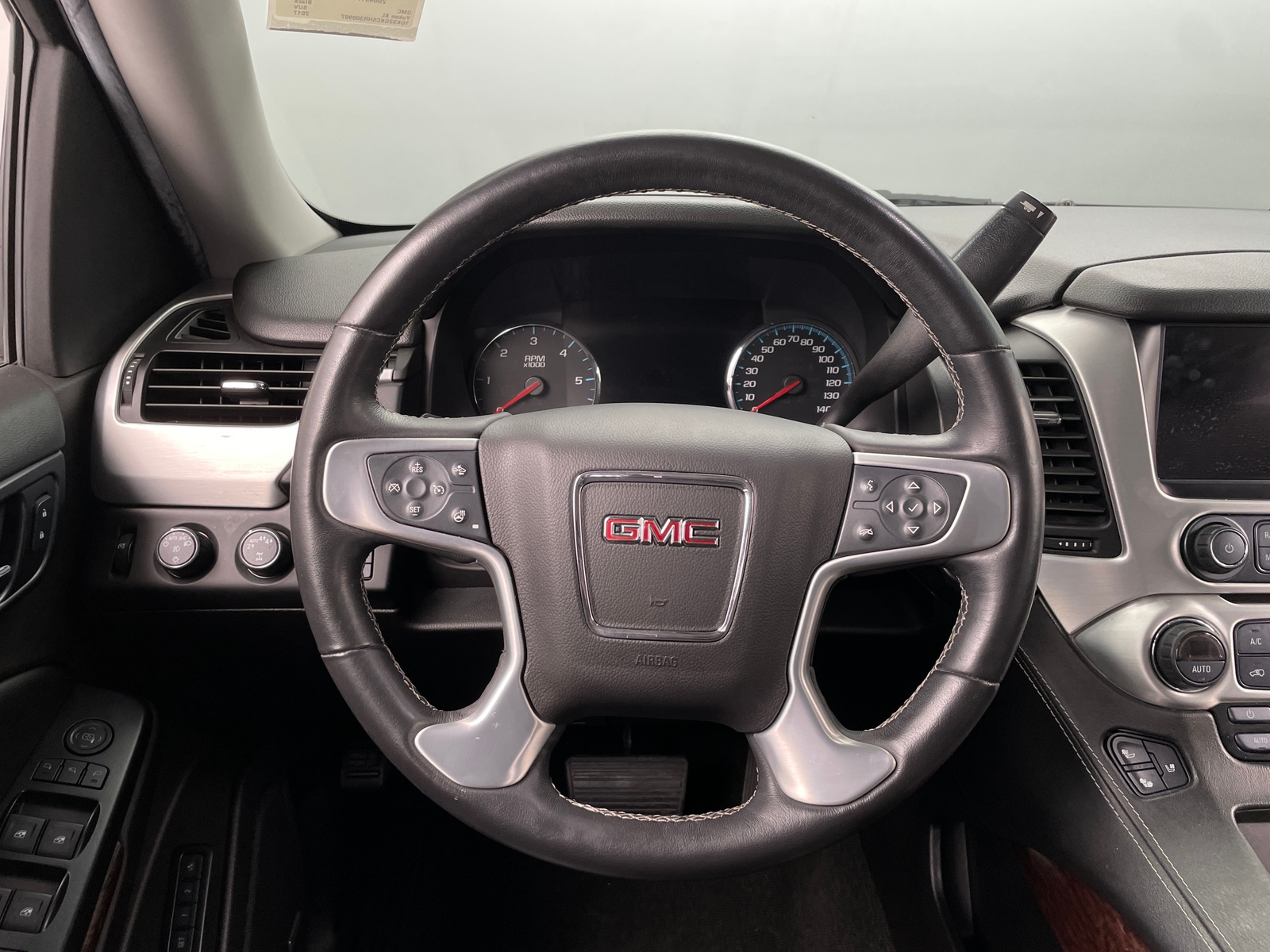 Thumbnail: 2017 GMC Yukon XL - 4