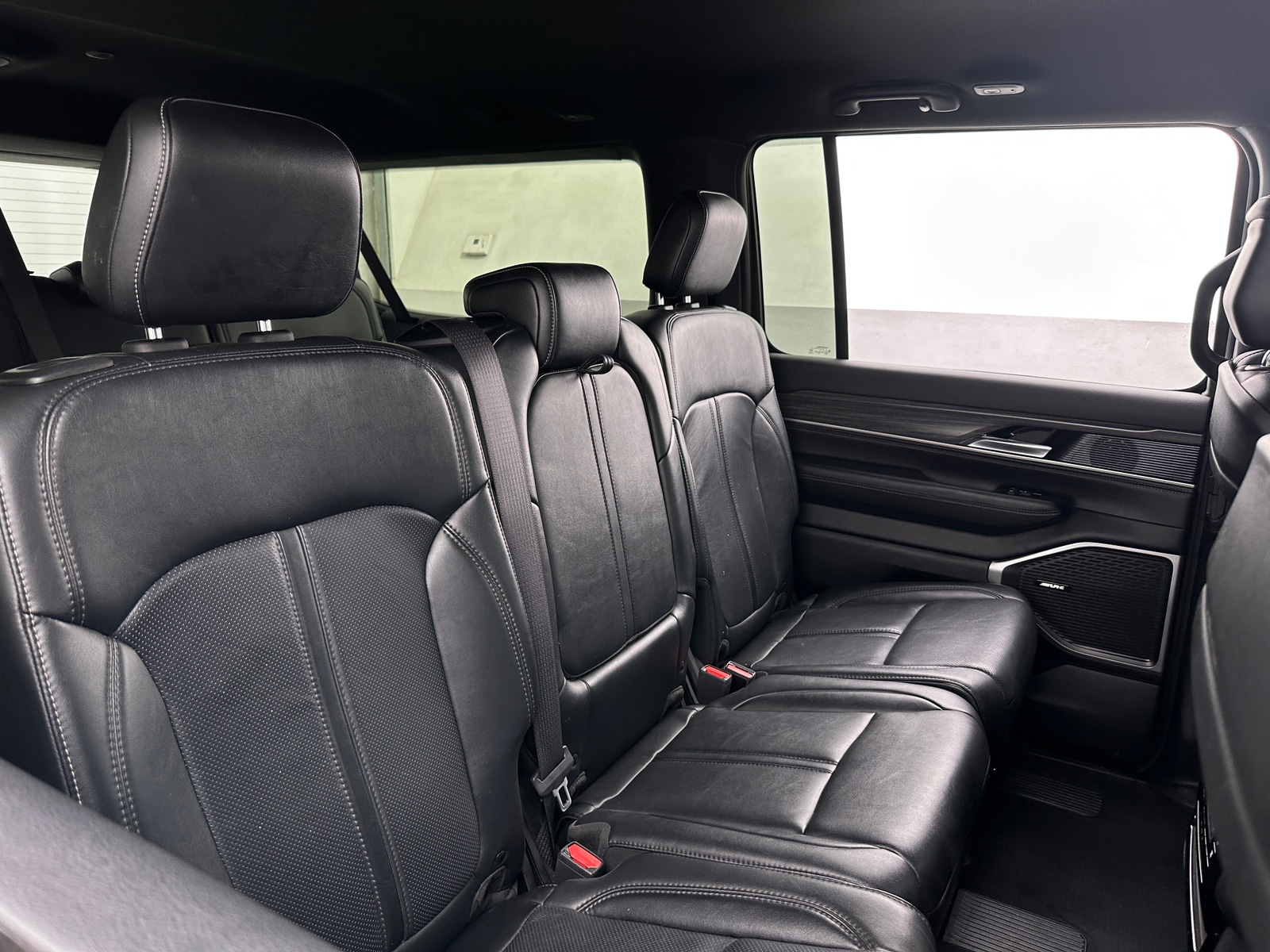 Thumbnail: 2024 Jeep Wagoneer - 5