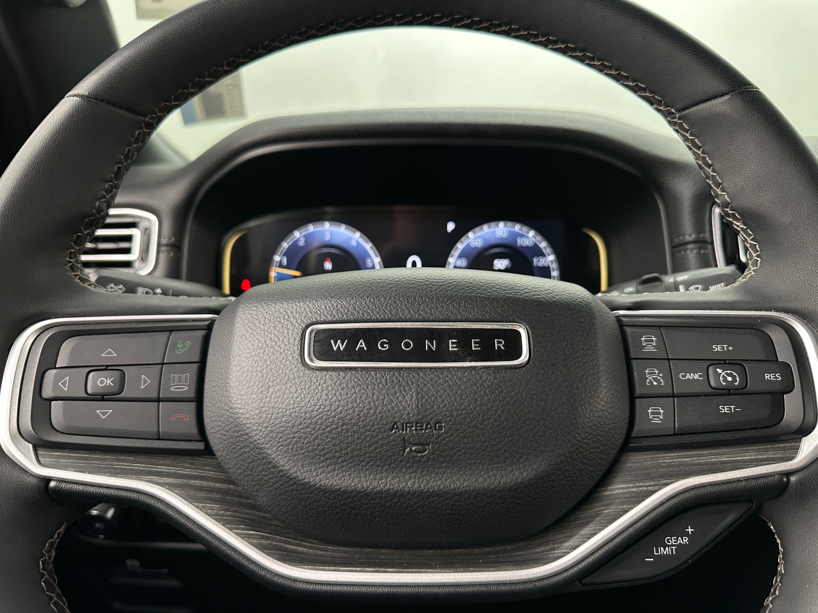 Thumbnail: 2024 Jeep Wagoneer - 4