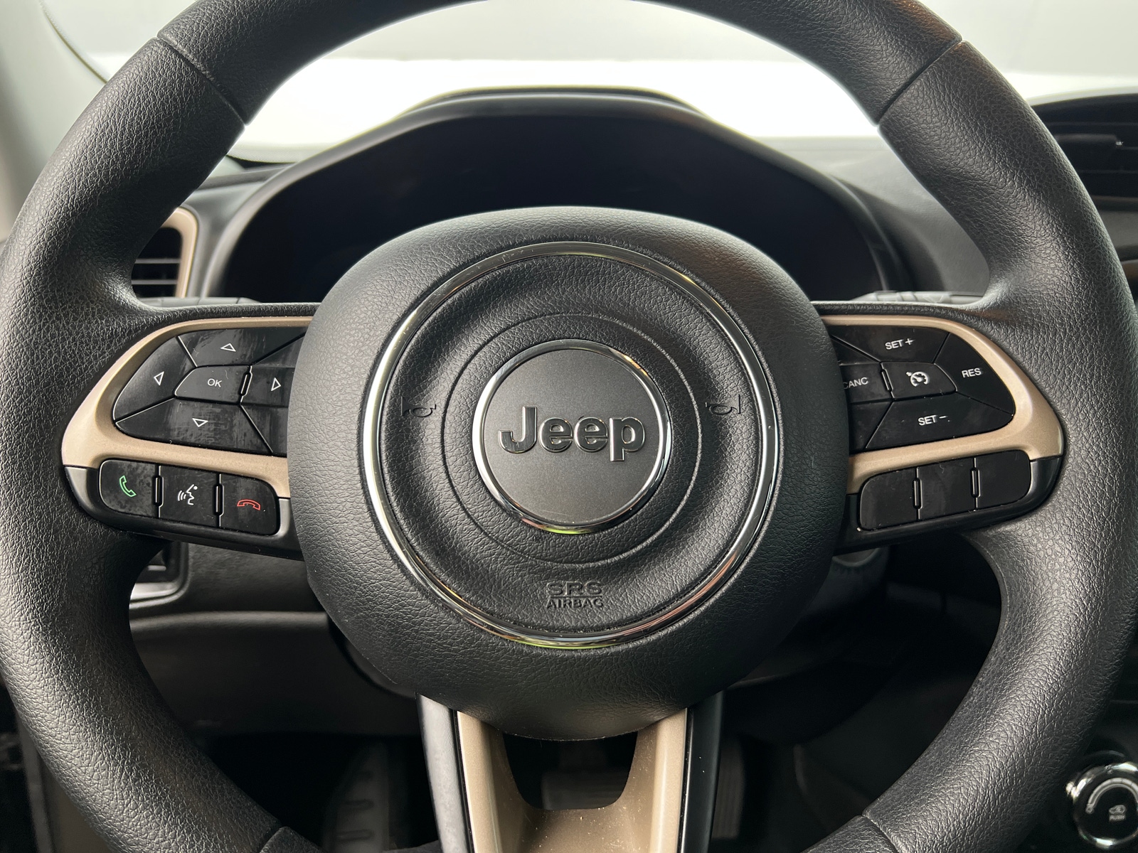 Thumbnail: 2016 Jeep Renegade - 5
