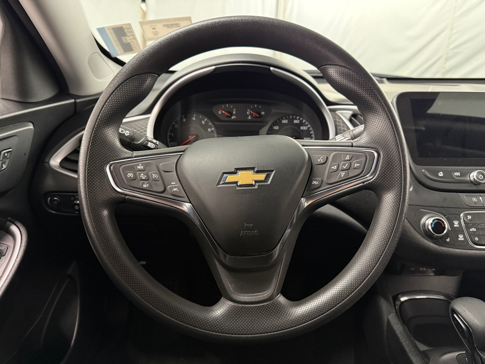 Thumbnail: 2023 Chevrolet Malibu - 5