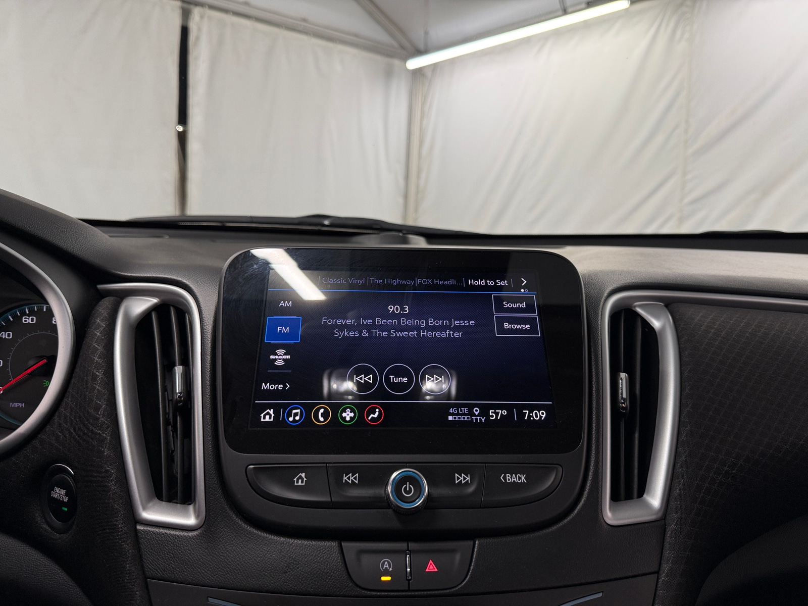 Thumbnail: 2023 Chevrolet Malibu - 4