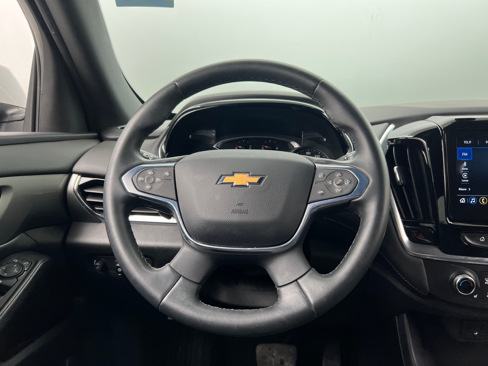 Thumbnail: 2023 Chevrolet Traverse - 5