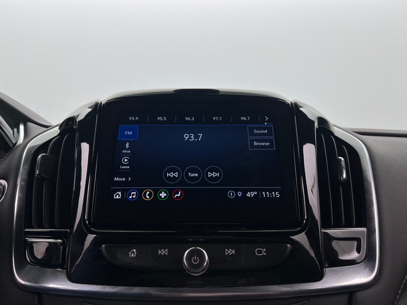 Thumbnail: 2023 Chevrolet Traverse - 4