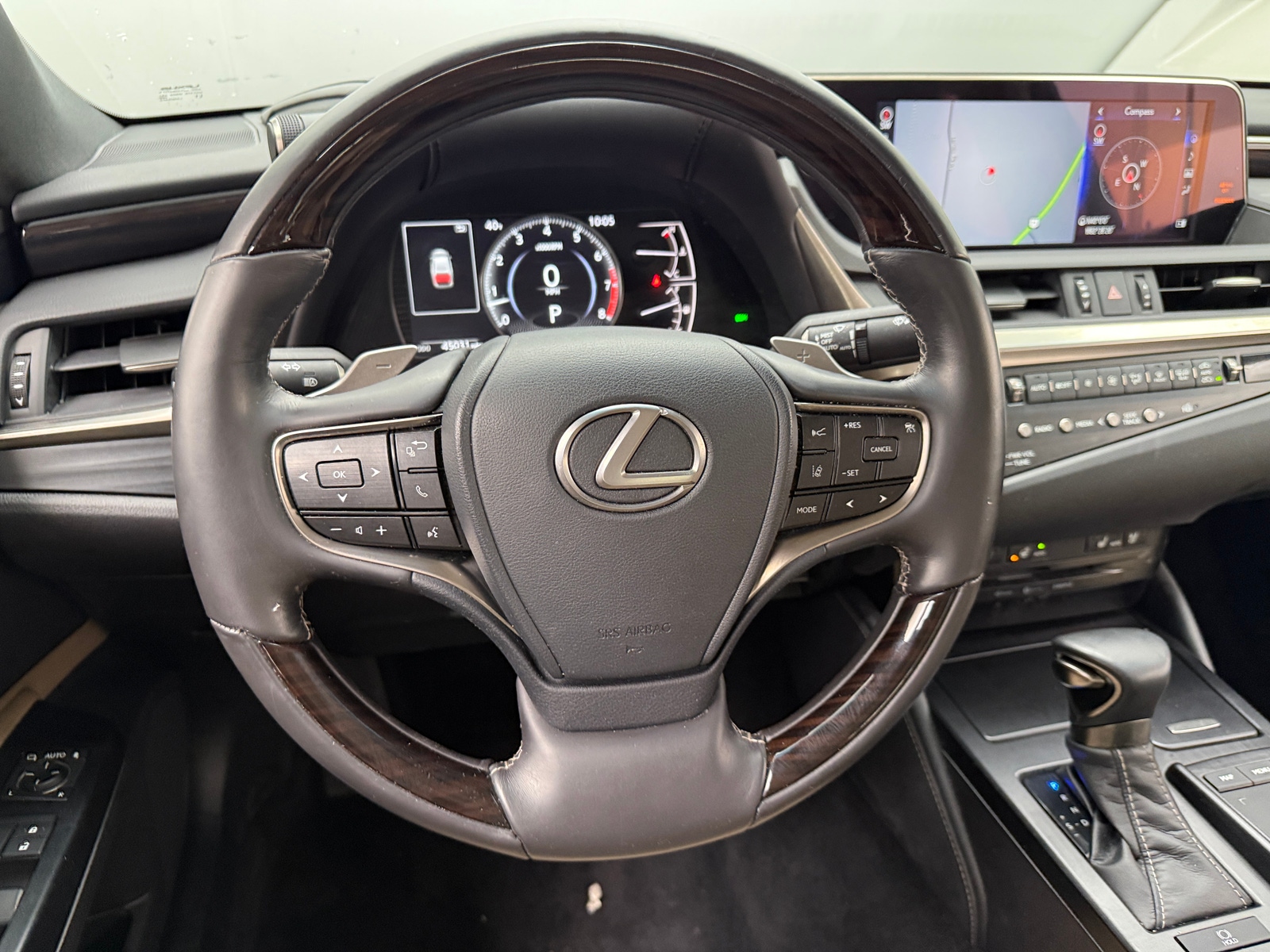 Thumbnail: 2020 Lexus ES - 4