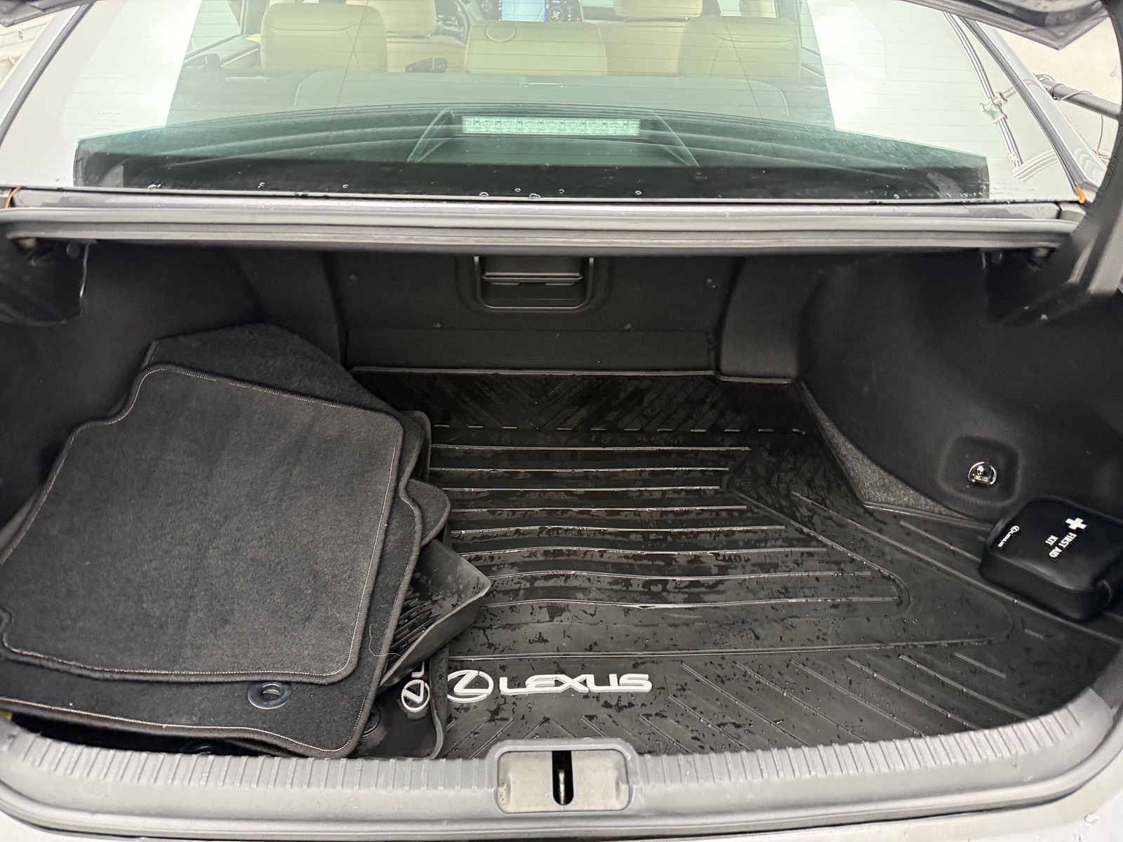 Thumbnail: 2020 Lexus ES - 6