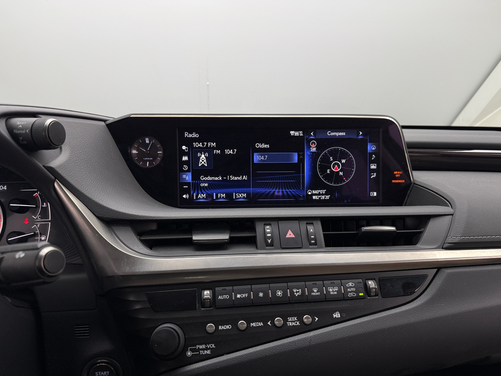 Thumbnail: 2020 Lexus ES - 3