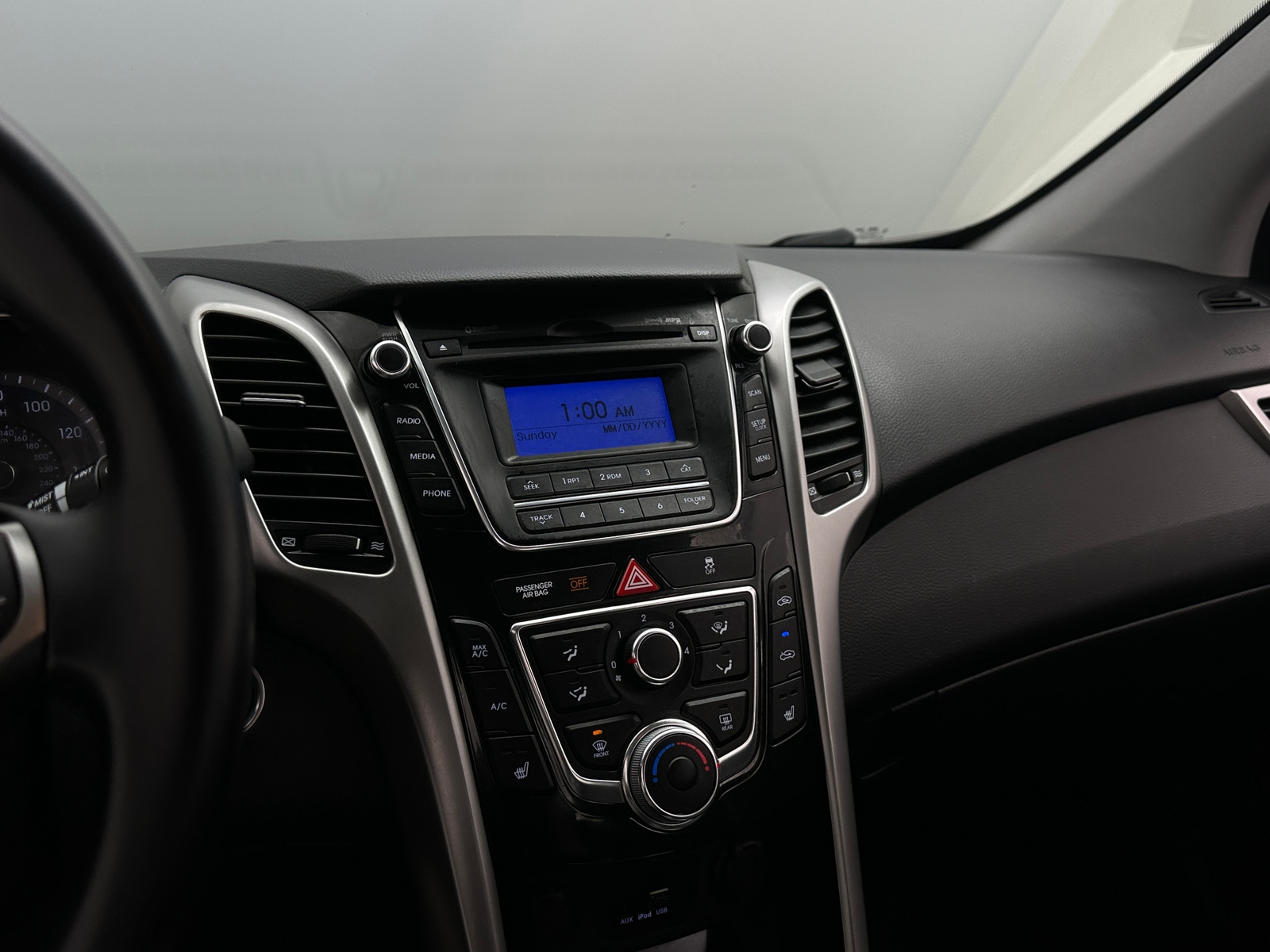 Thumbnail: 2015 Hyundai Elantra - 3