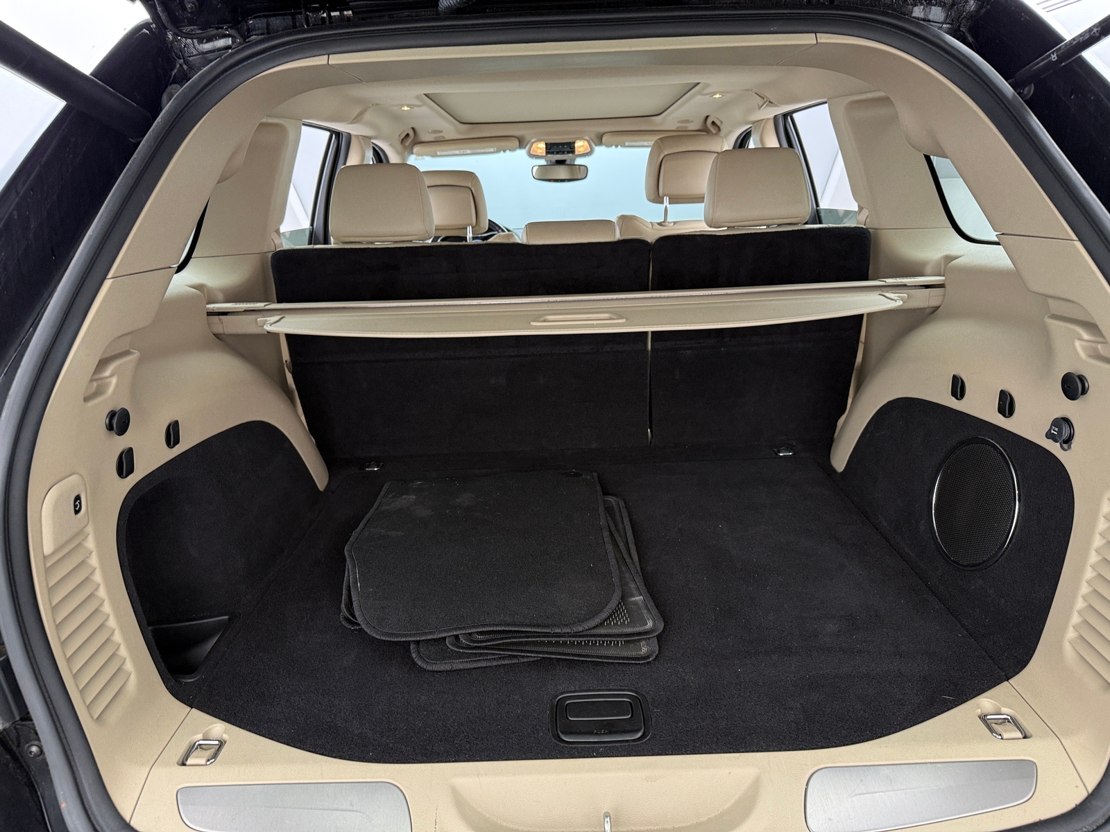 Thumbnail: 2019 Jeep Grand Cherokee - 6