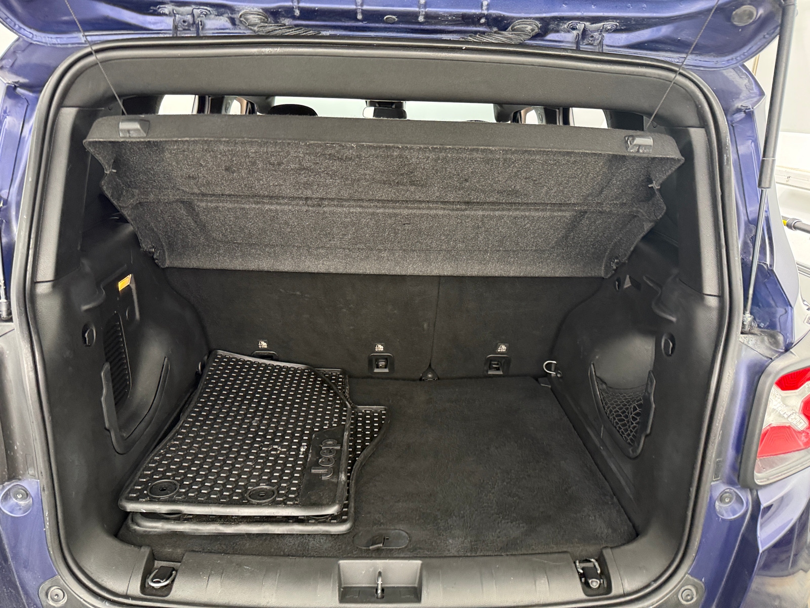 Thumbnail: 2018 Jeep Renegade - 7