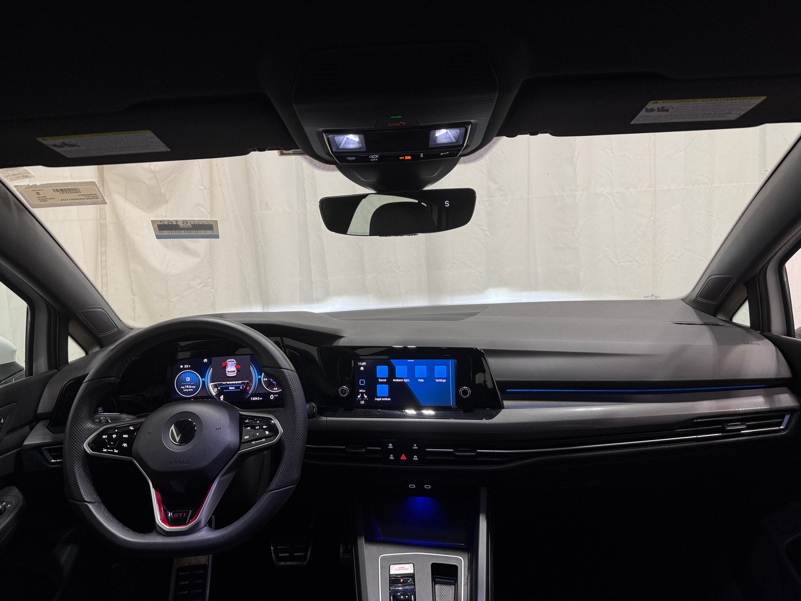 Thumbnail: 2022 Volkswagen Golf - 3