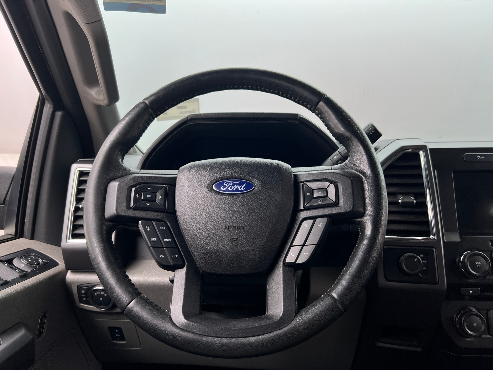 Thumbnail: 2017 Ford Econoline - 5