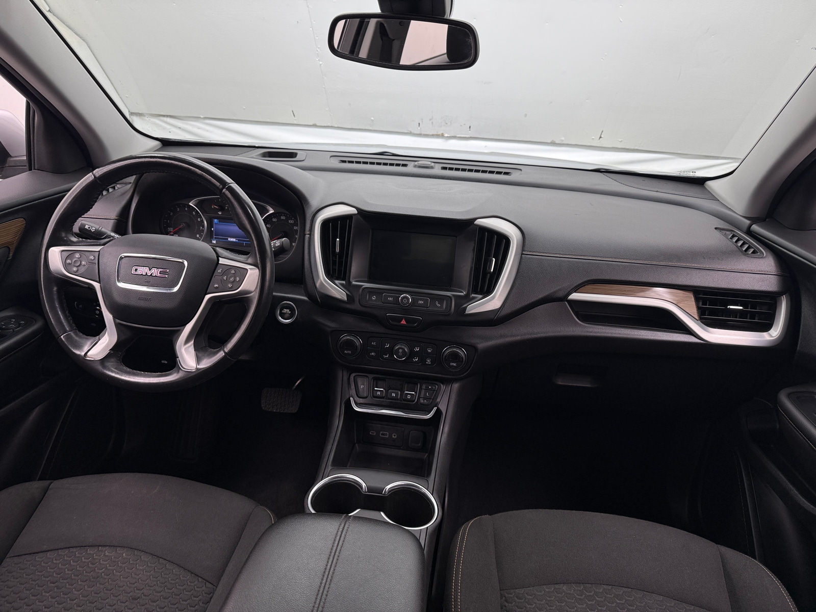 Thumbnail: 2020 GMC Terrain - 3