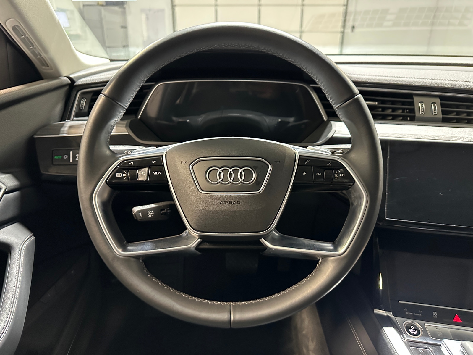 Thumbnail: 2024 Audi Q8 e-tron - 4