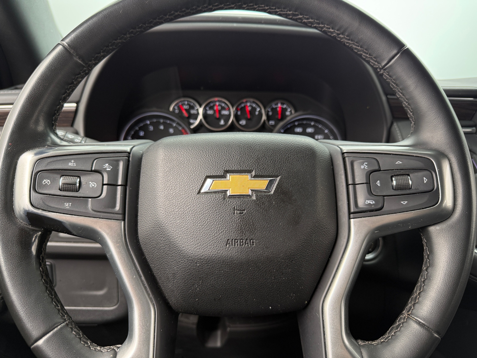 Thumbnail: 2023 Chevrolet Suburban - 5