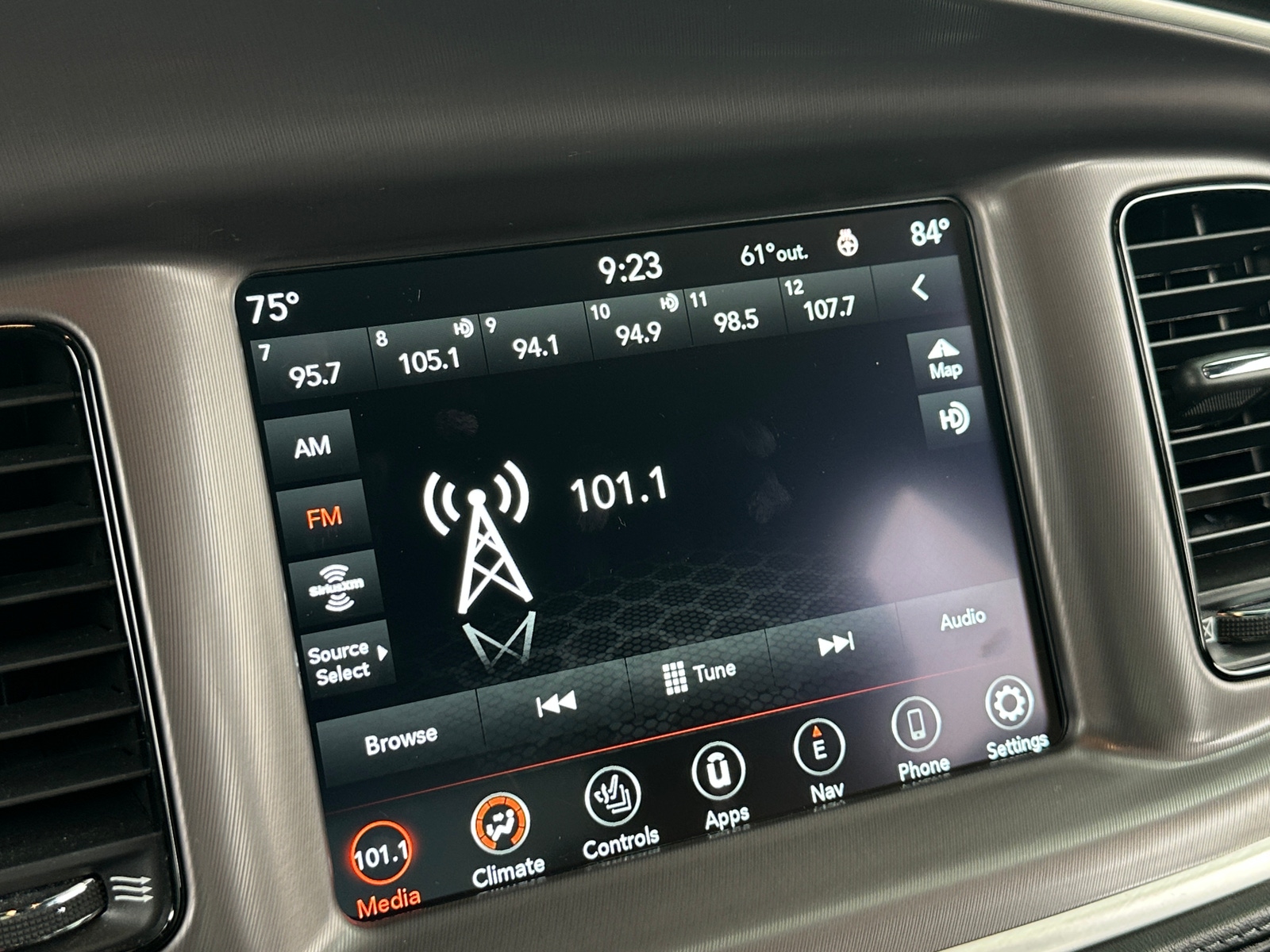 Thumbnail: 2022 Dodge Charger - 4