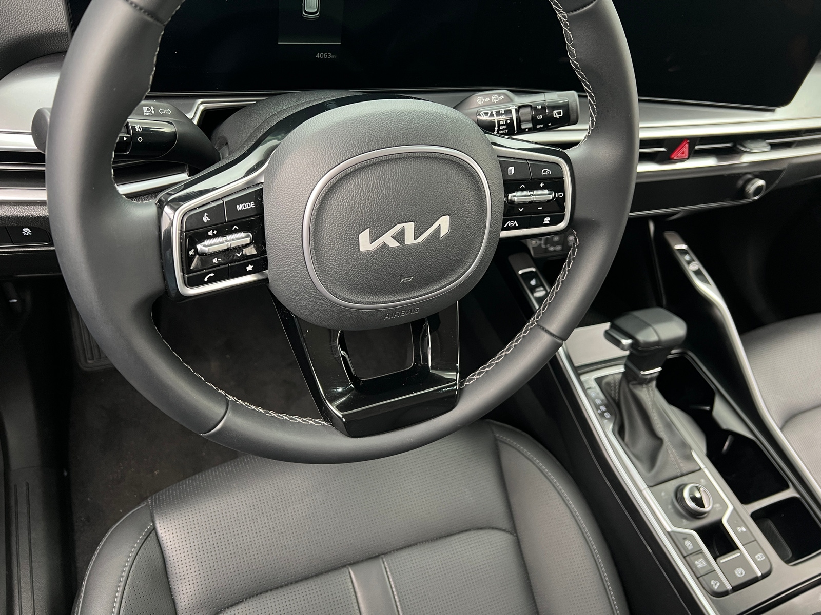 Thumbnail: 2025 Kia Sorento - 4