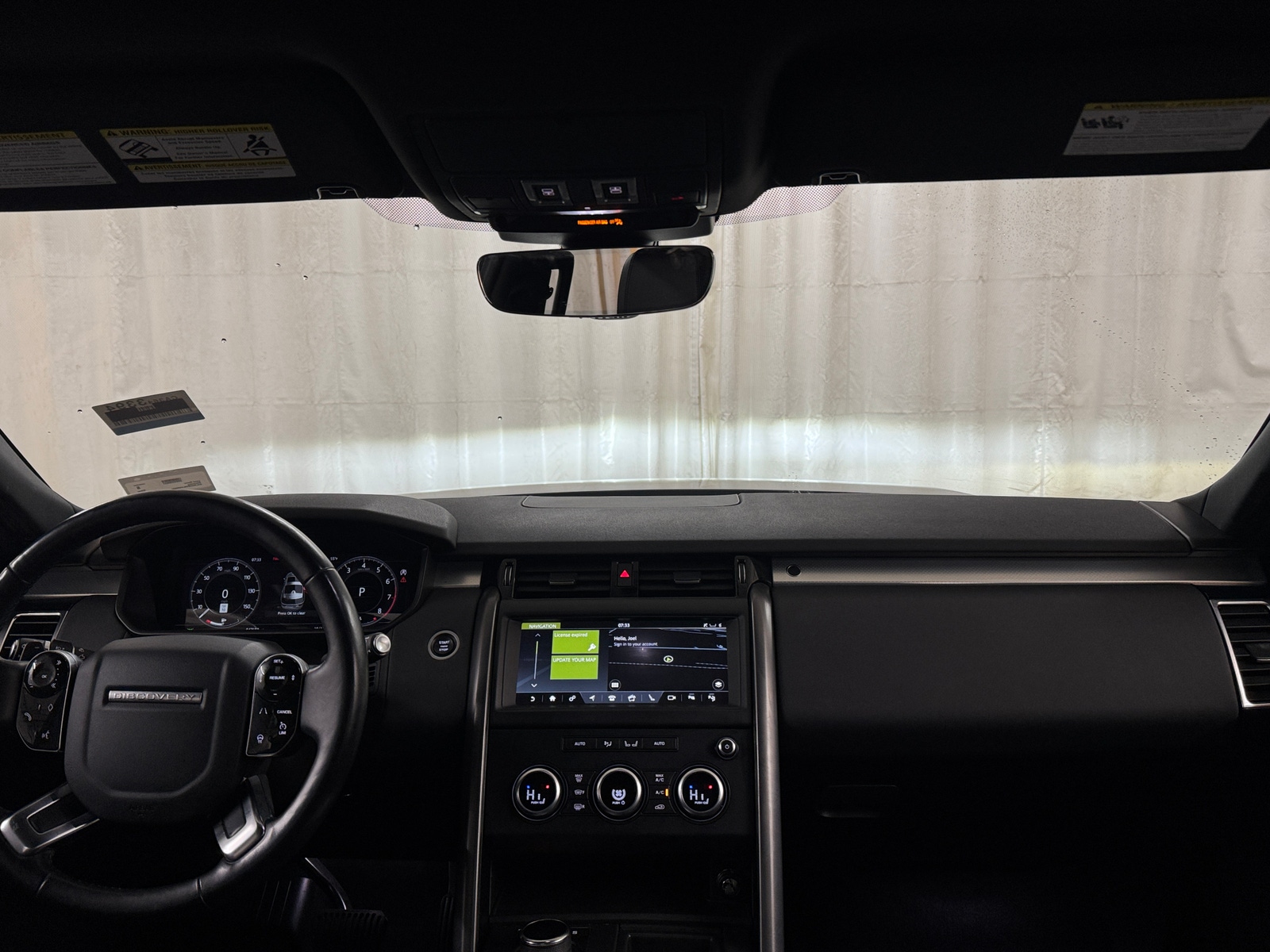 Thumbnail: 2020 Land Rover Discovery - 2