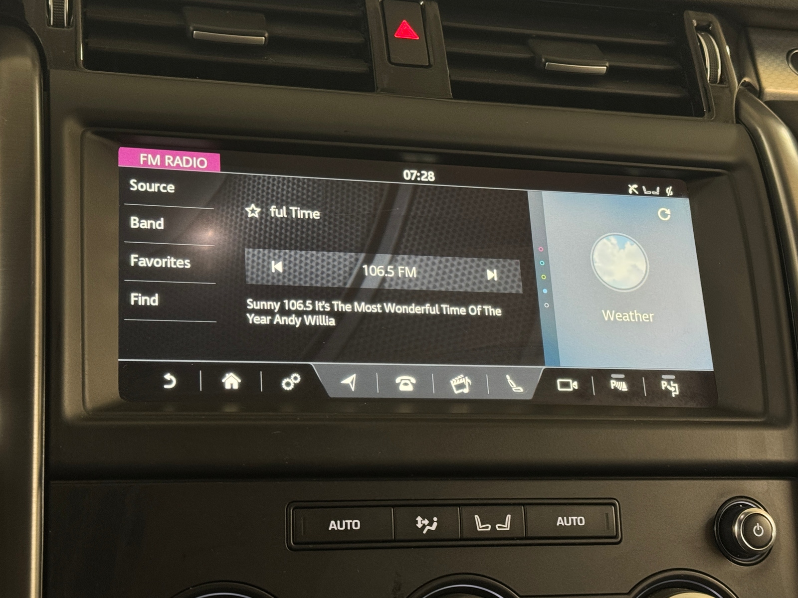 Thumbnail: 2020 Land Rover Discovery - 3