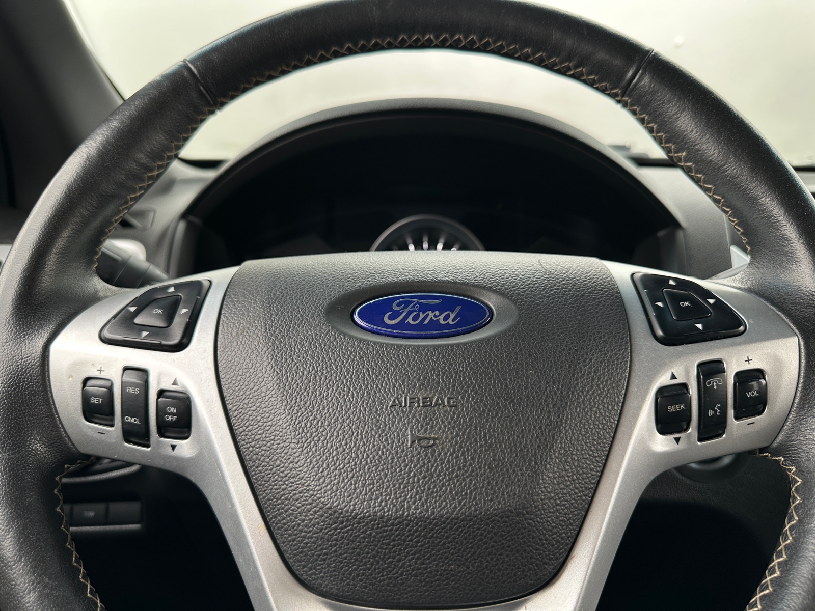 Thumbnail: 2015 Ford Explorer - 4