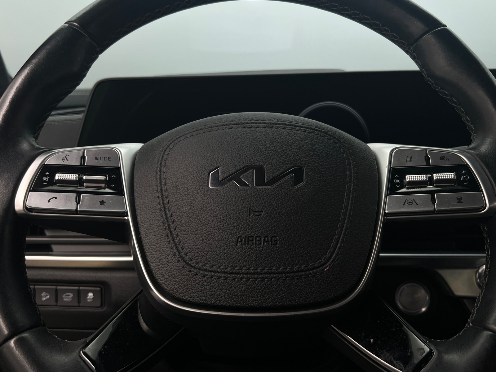 Thumbnail: 2023 Kia Telluride - 4