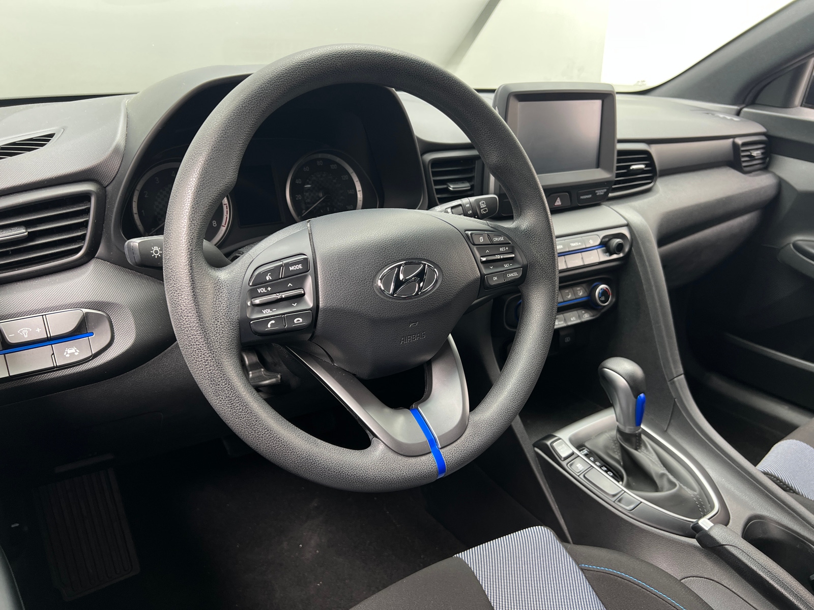 Thumbnail: 2019 Hyundai Veloster - 4