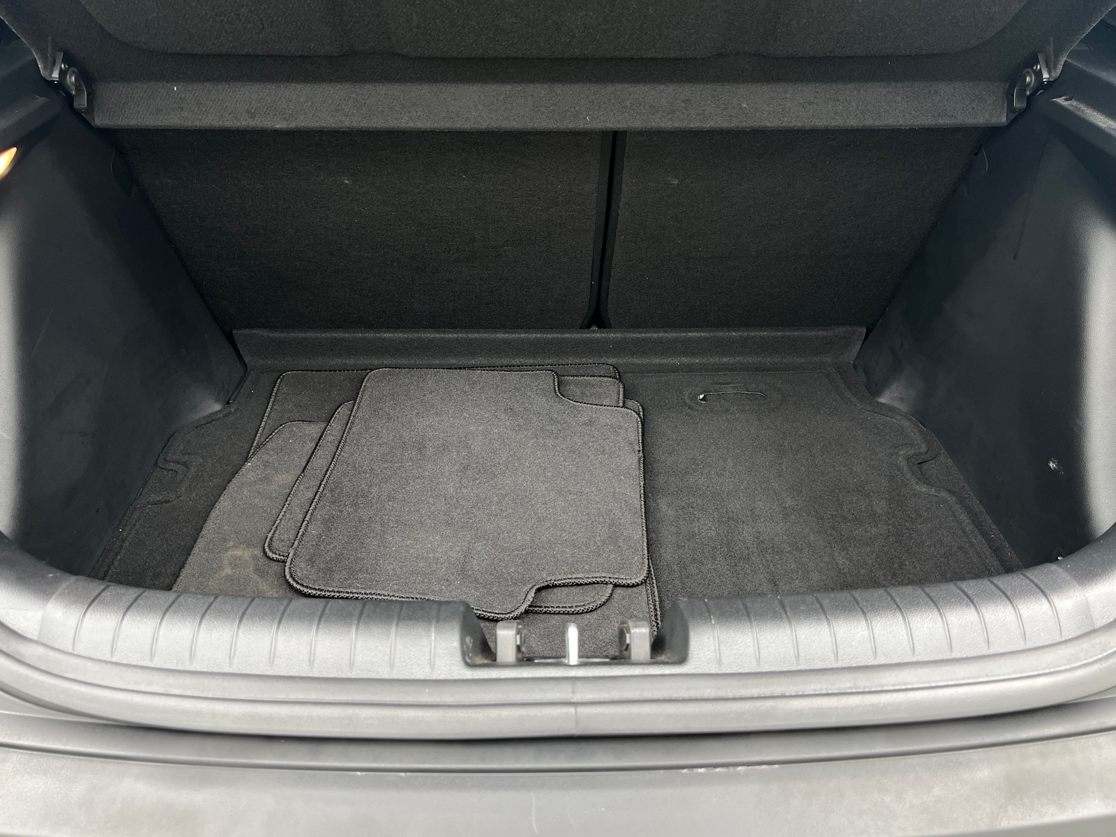 Thumbnail: 2019 Hyundai Veloster - 5