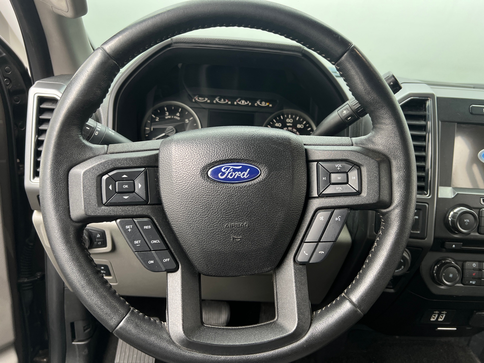 Thumbnail: 2018 Ford Econoline - 5