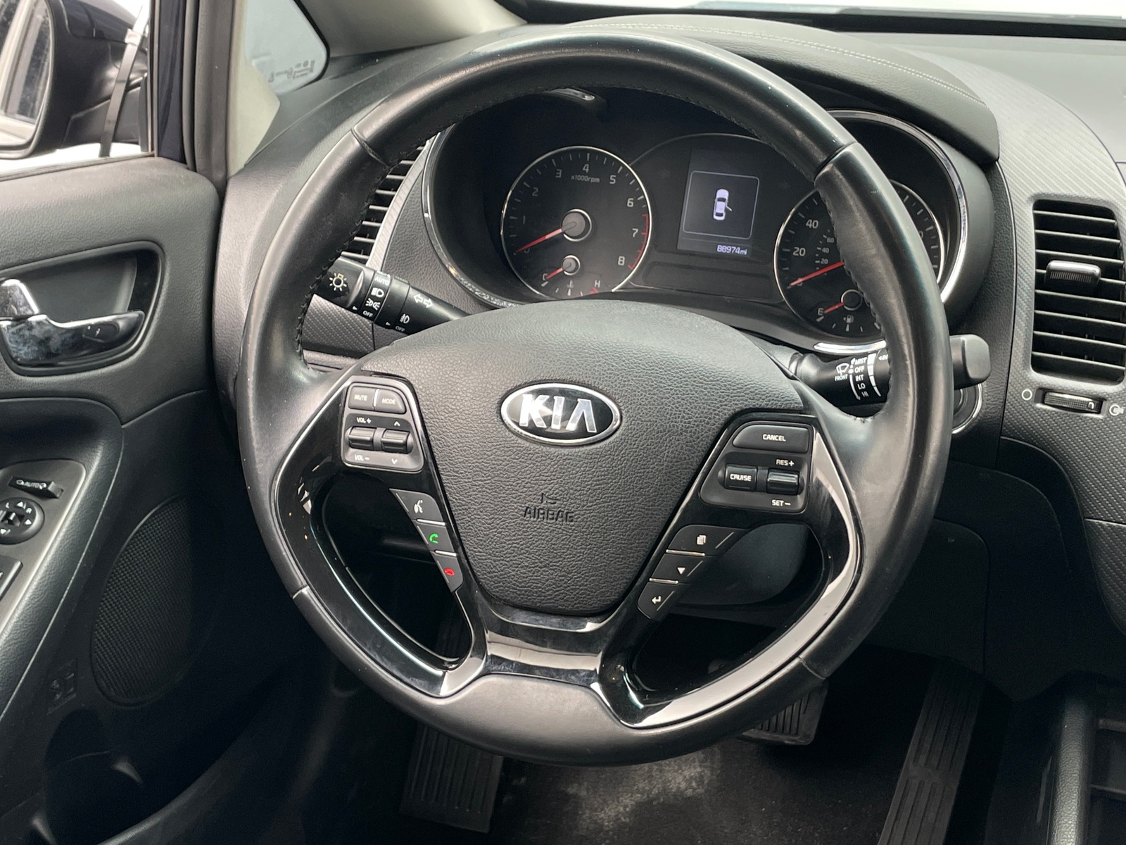 Thumbnail: 2017 Kia Forte - 4