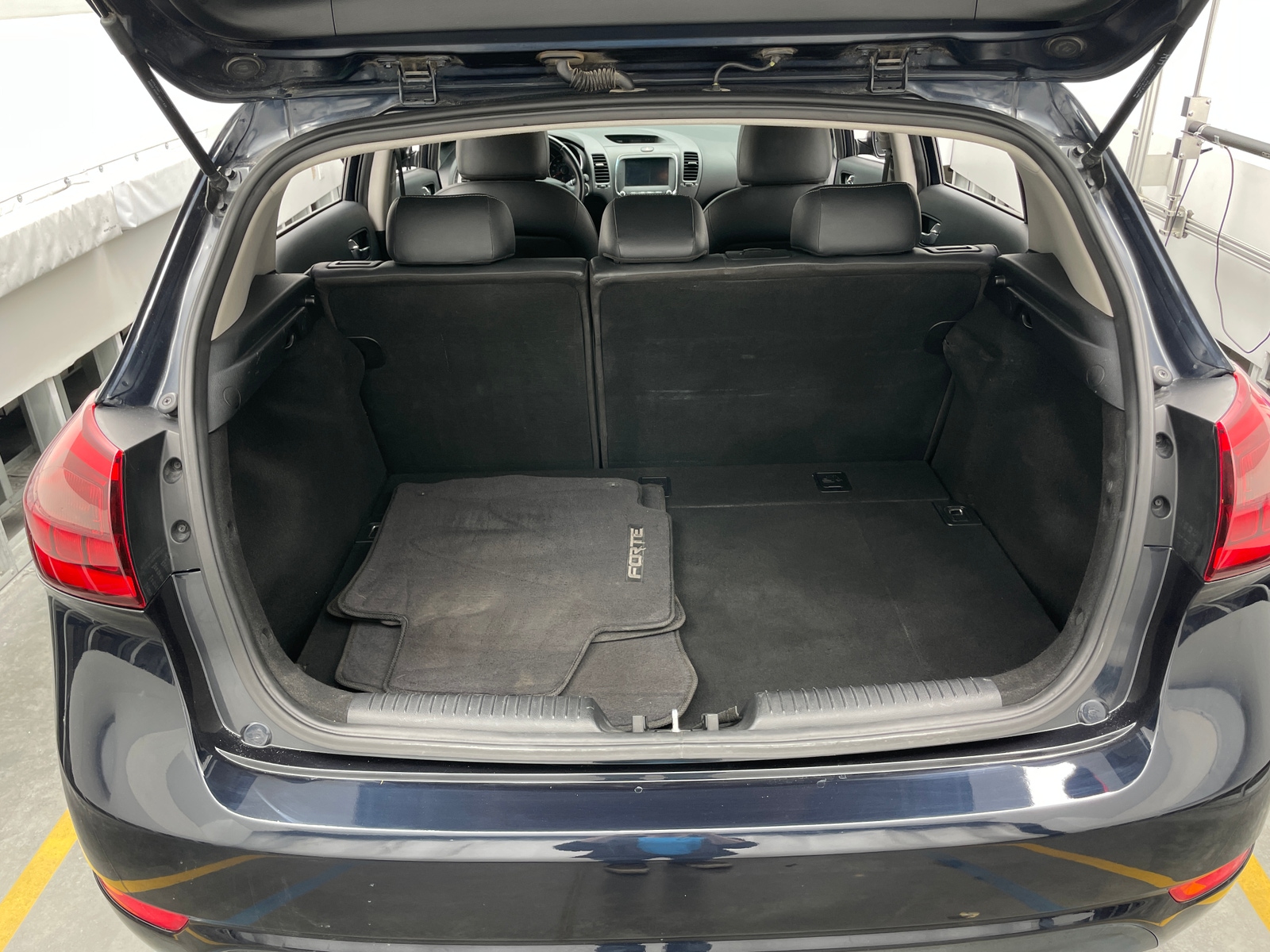 Thumbnail: 2017 Kia Forte - 6