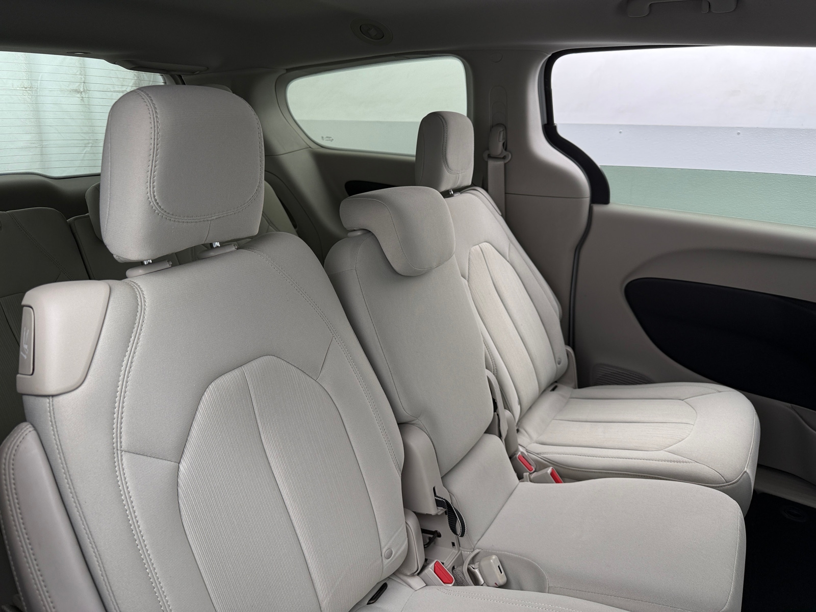 Thumbnail: 2017 Chrysler Pacifica - 6