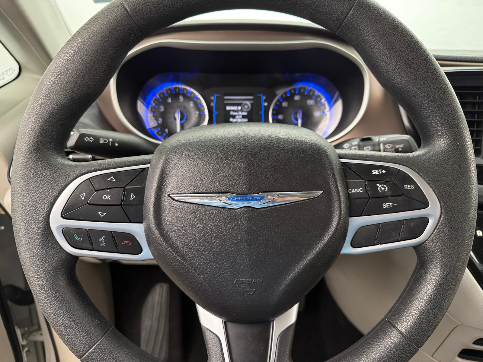 Thumbnail: 2017 Chrysler Pacifica - 5