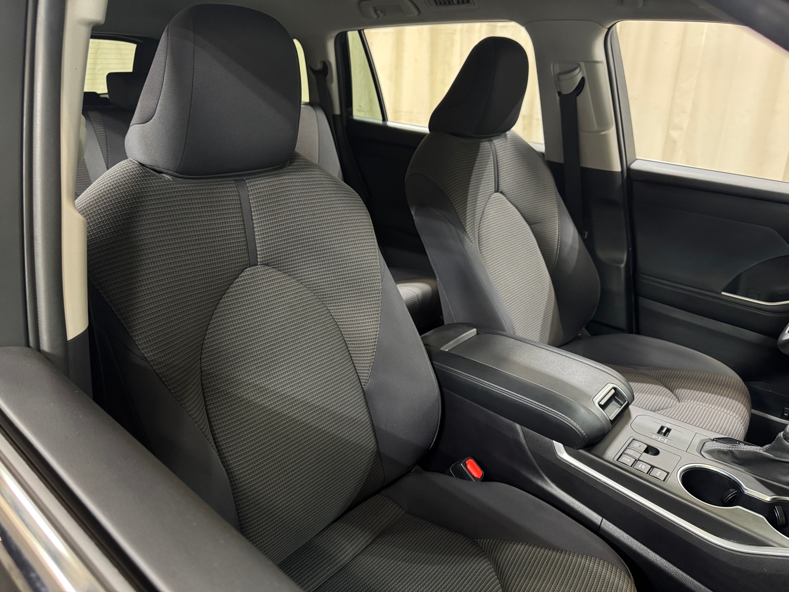 Thumbnail: 2024 Toyota Highlander - 2