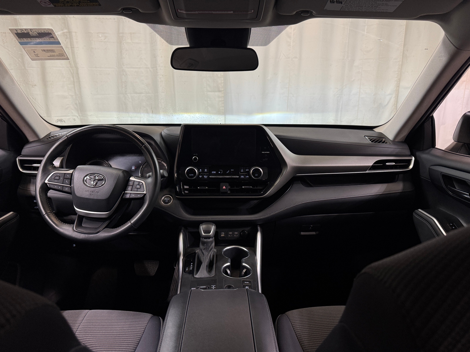 Thumbnail: 2024 Toyota Highlander - 3