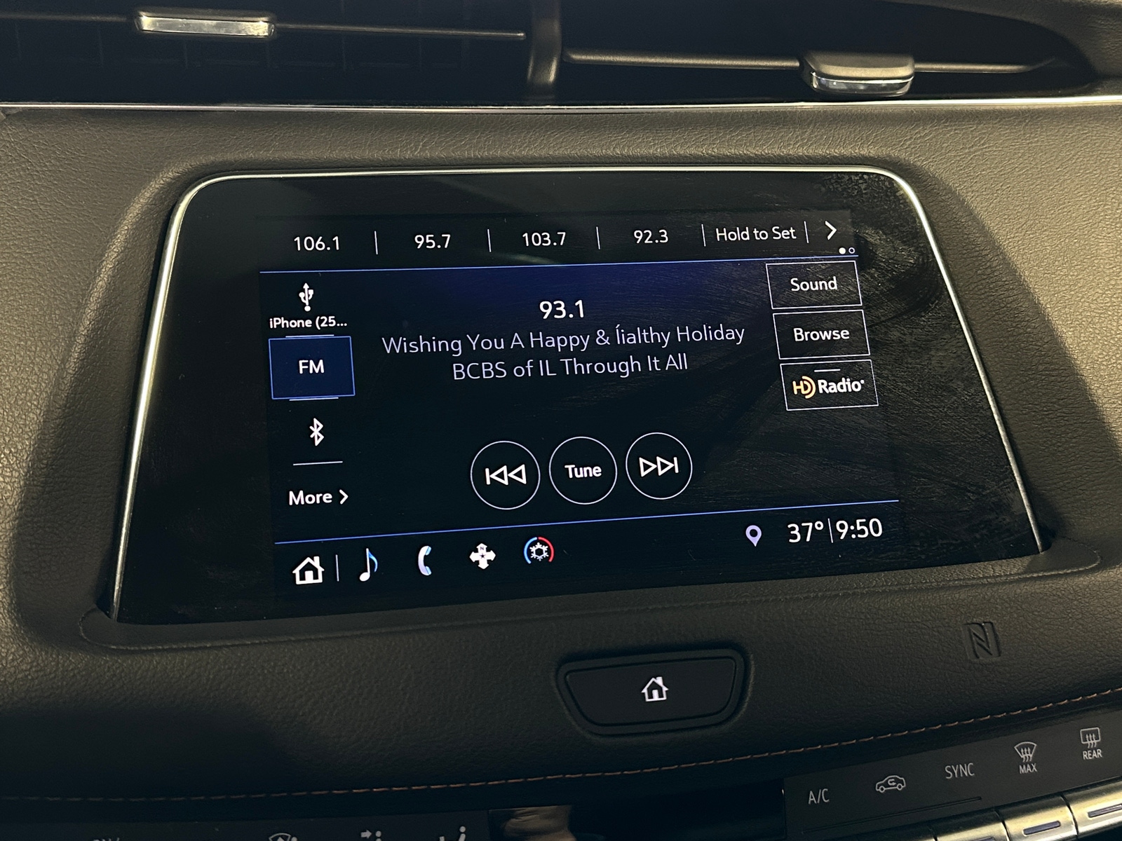 Thumbnail: 2019 Cadillac XT4 - 3