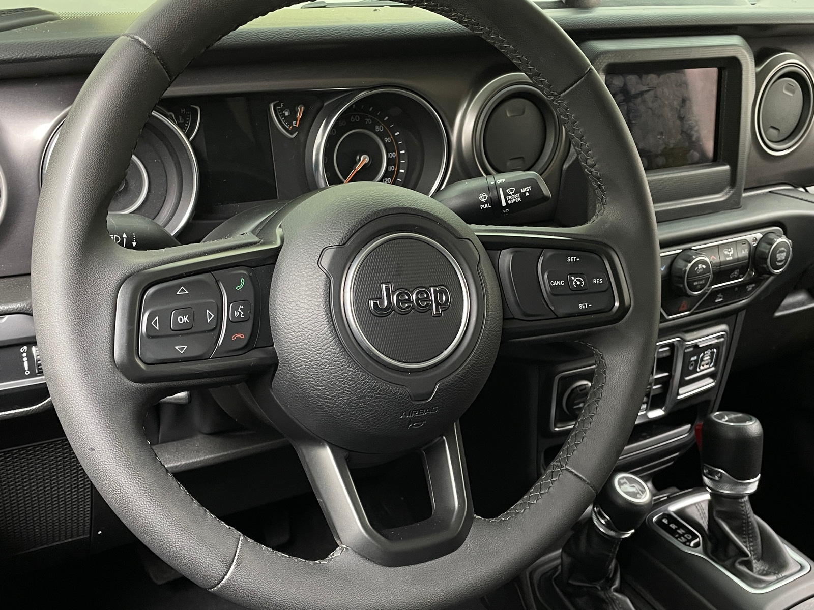 Thumbnail: 2023 Jeep Gladiator - 5