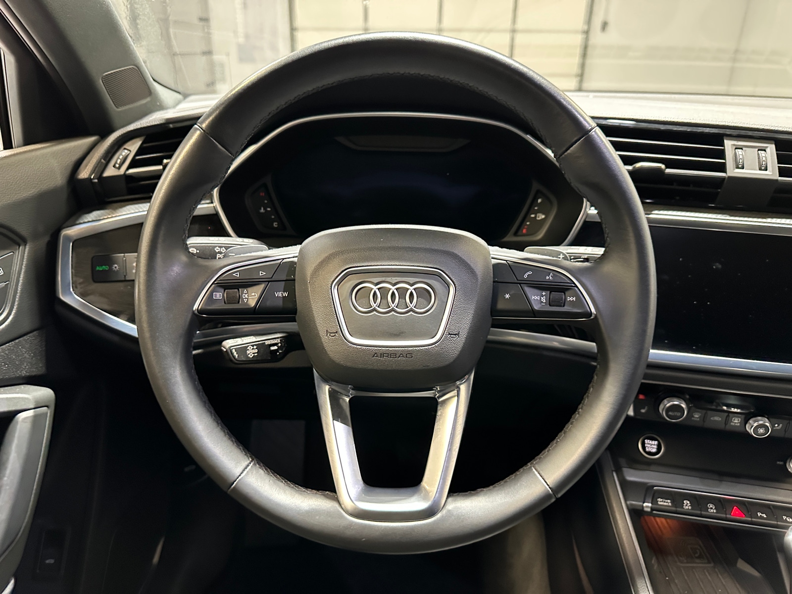 Thumbnail: 2021 Audi Q3 - 4