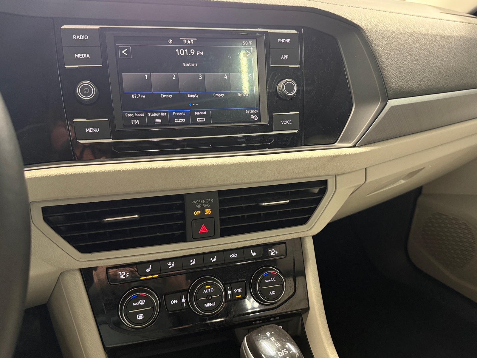 Thumbnail: 2023 Volkswagen Jetta - 3