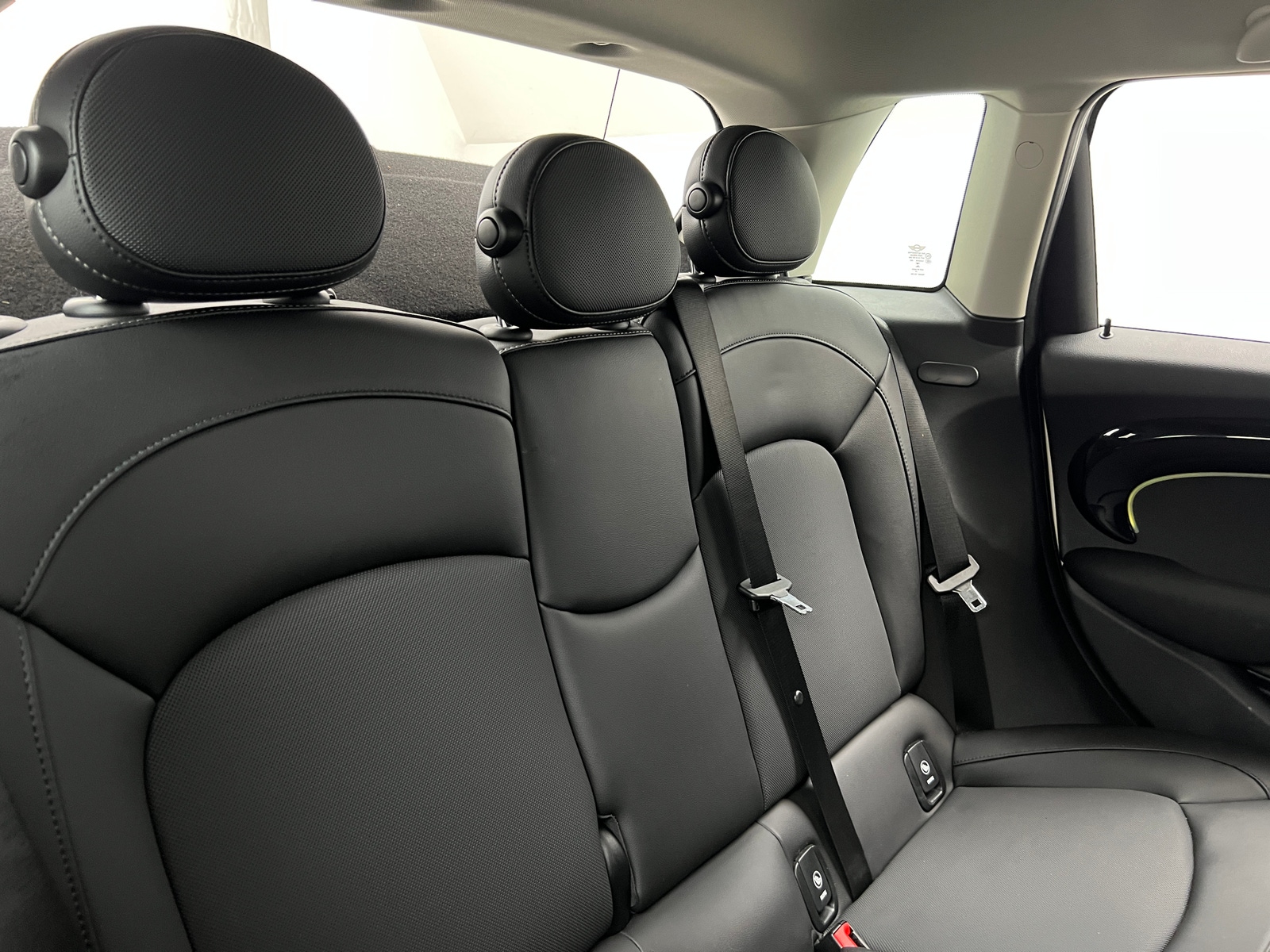 Thumbnail: 2022 MINI Cooper Hardtop - 5