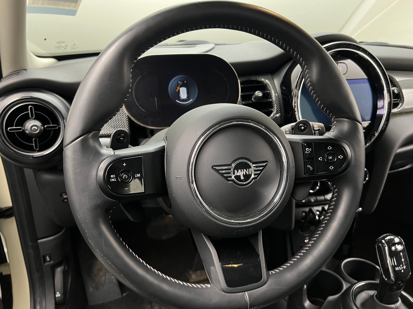 Thumbnail: 2022 MINI Cooper Hardtop - 4