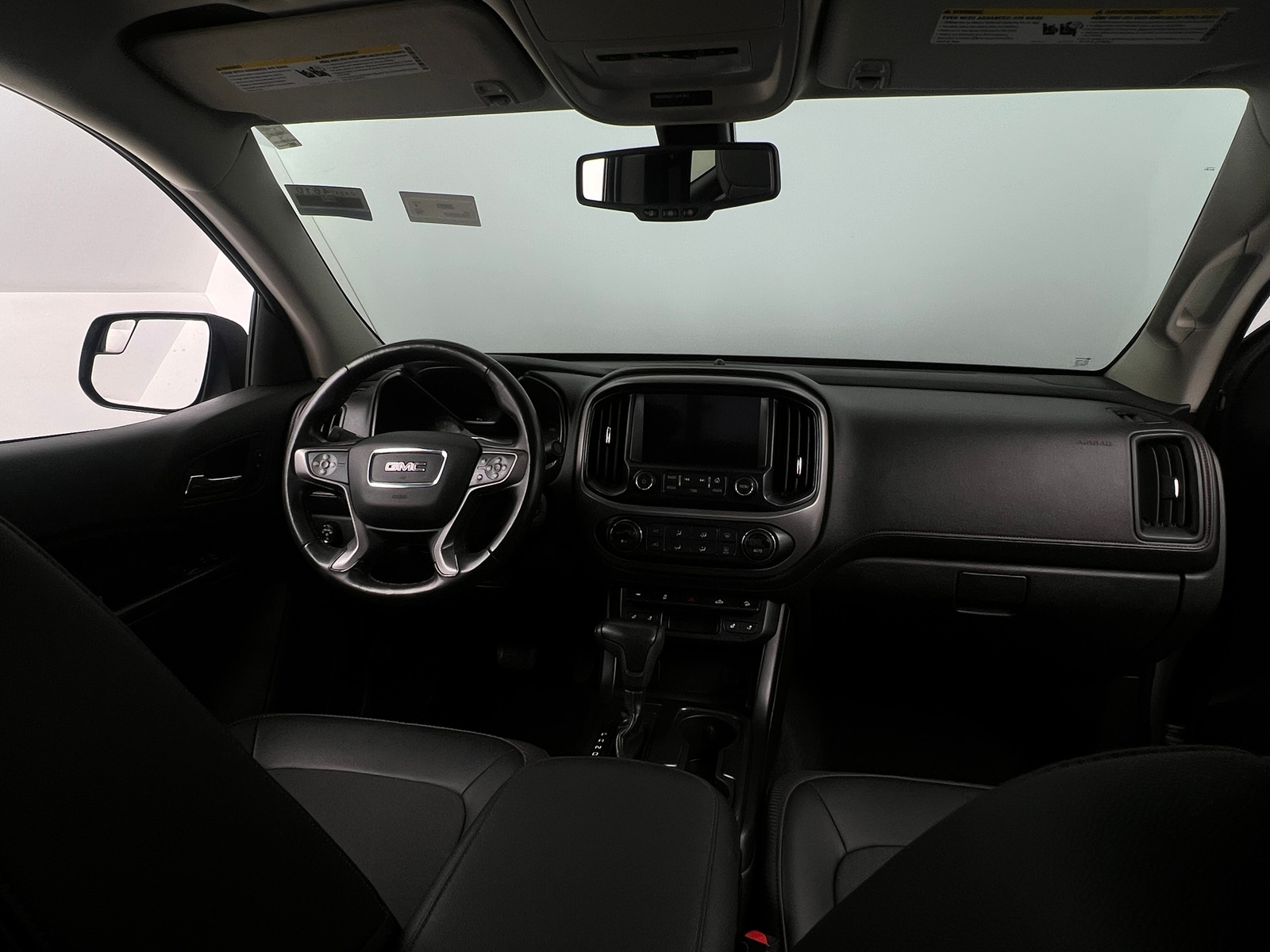 Thumbnail: 2016 GMC Canyon - 3