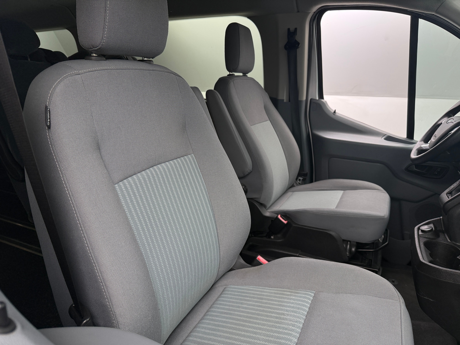 Thumbnail: 2018 Ford Transit Series - 2