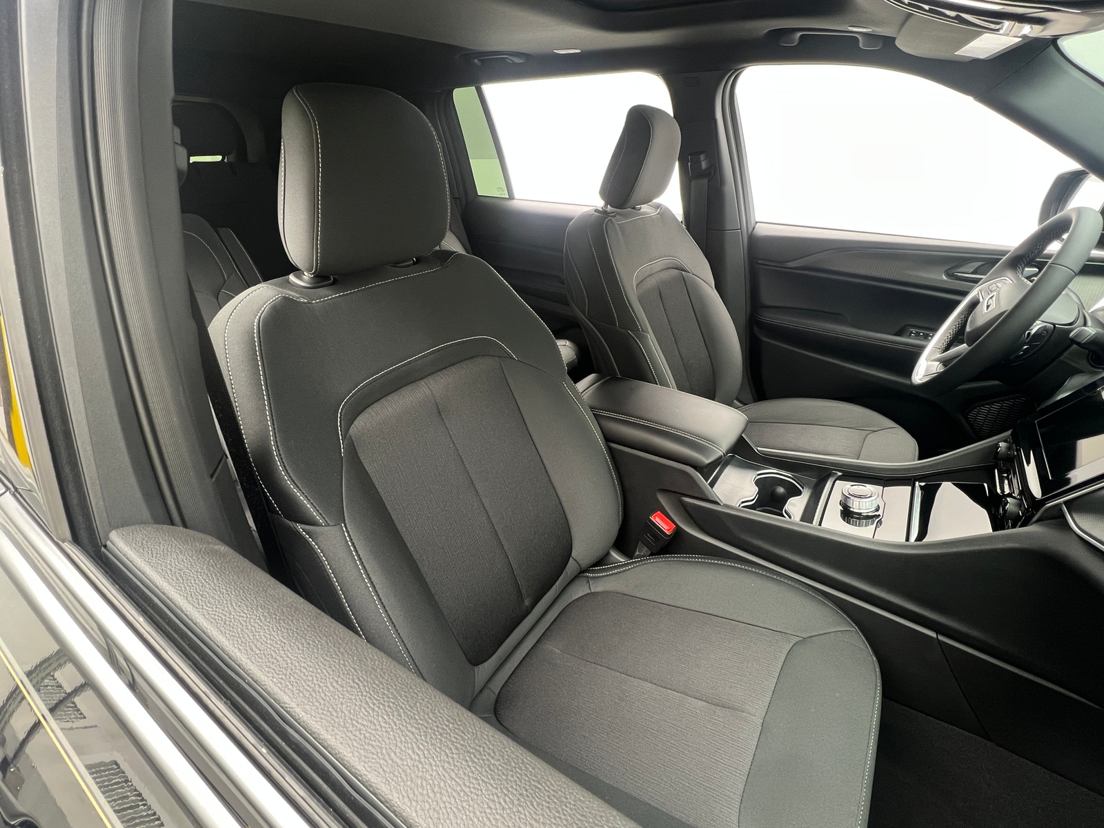 Thumbnail: 2025 Jeep Grand Cherokee L - 2