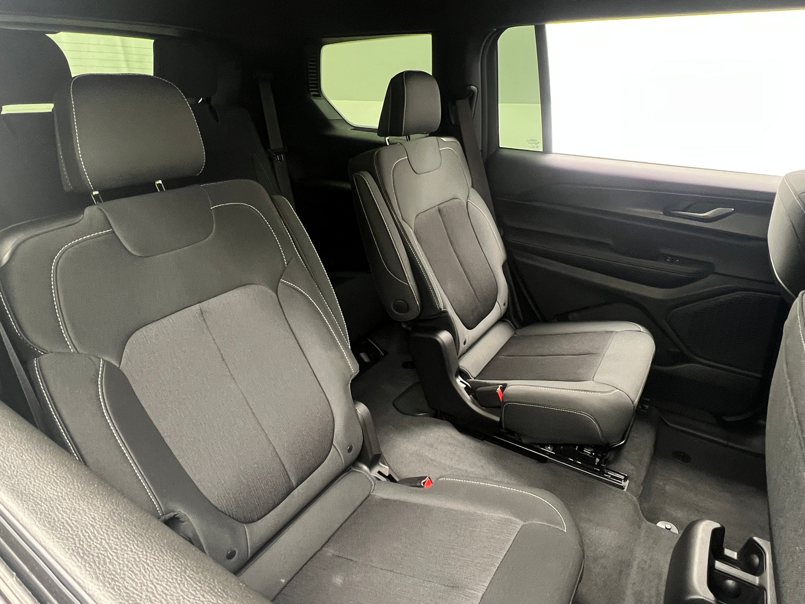 Thumbnail: 2025 Jeep Grand Cherokee L - 6