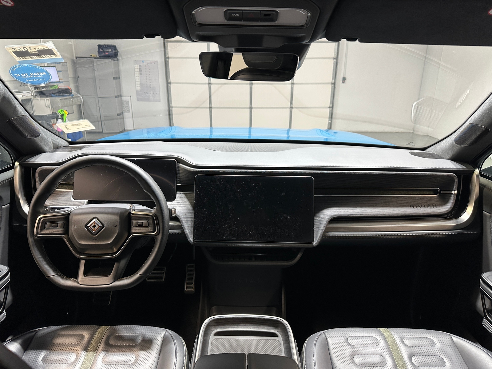 Thumbnail: 2024 Rivian R1S - 3