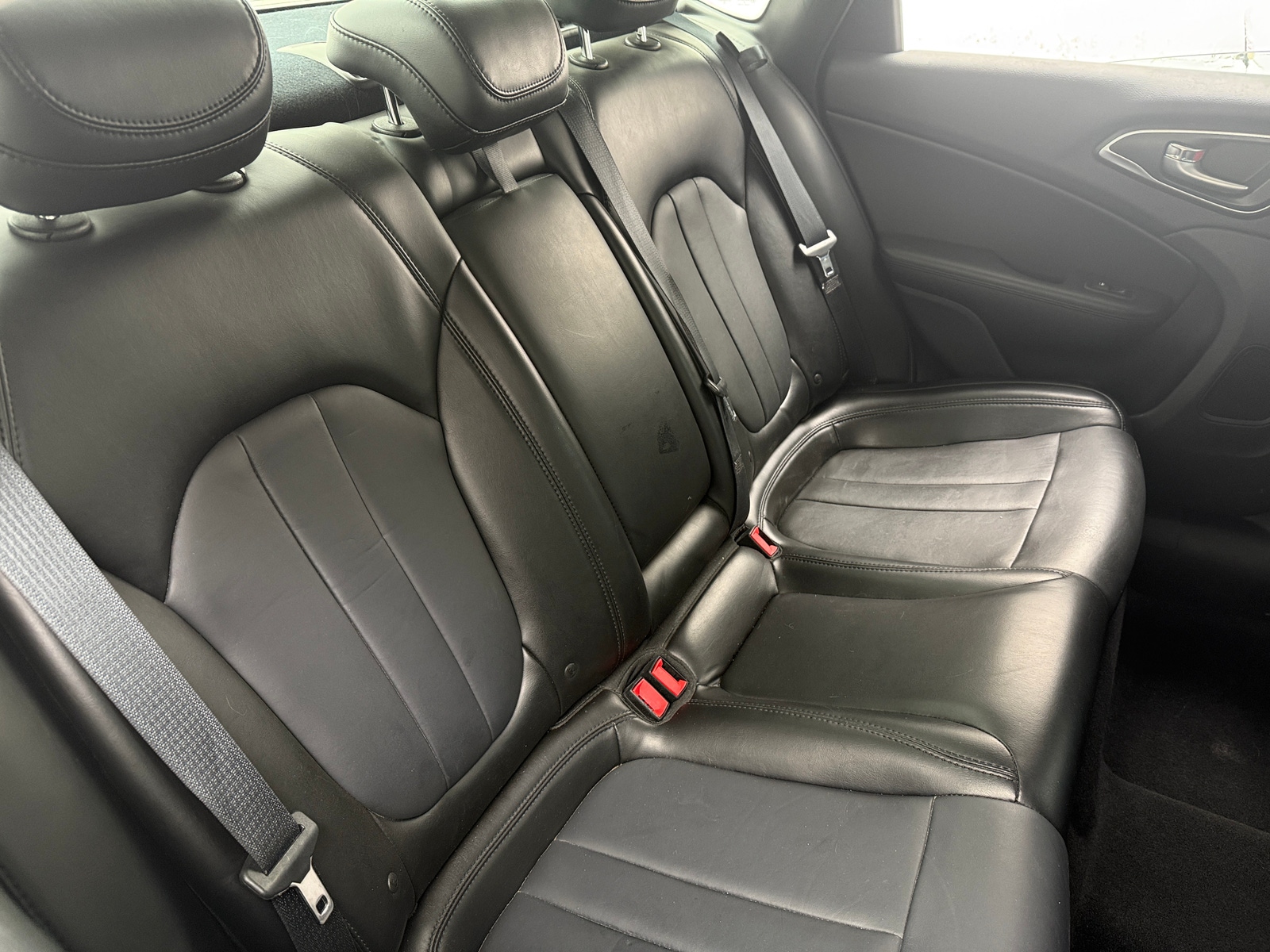 Thumbnail: 2017 Chrysler 200 - 5