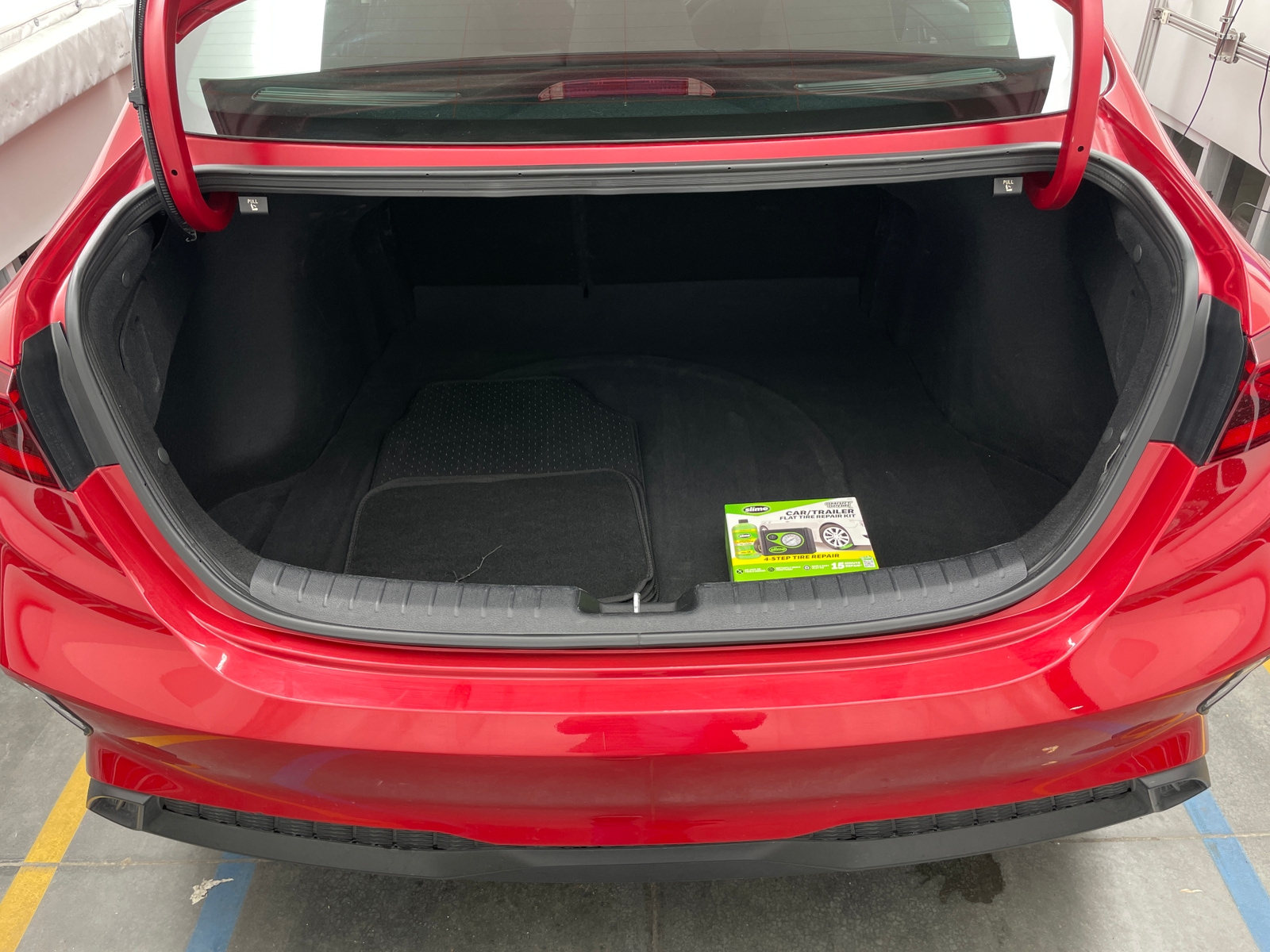 Thumbnail: 2024 Kia Forte - 7