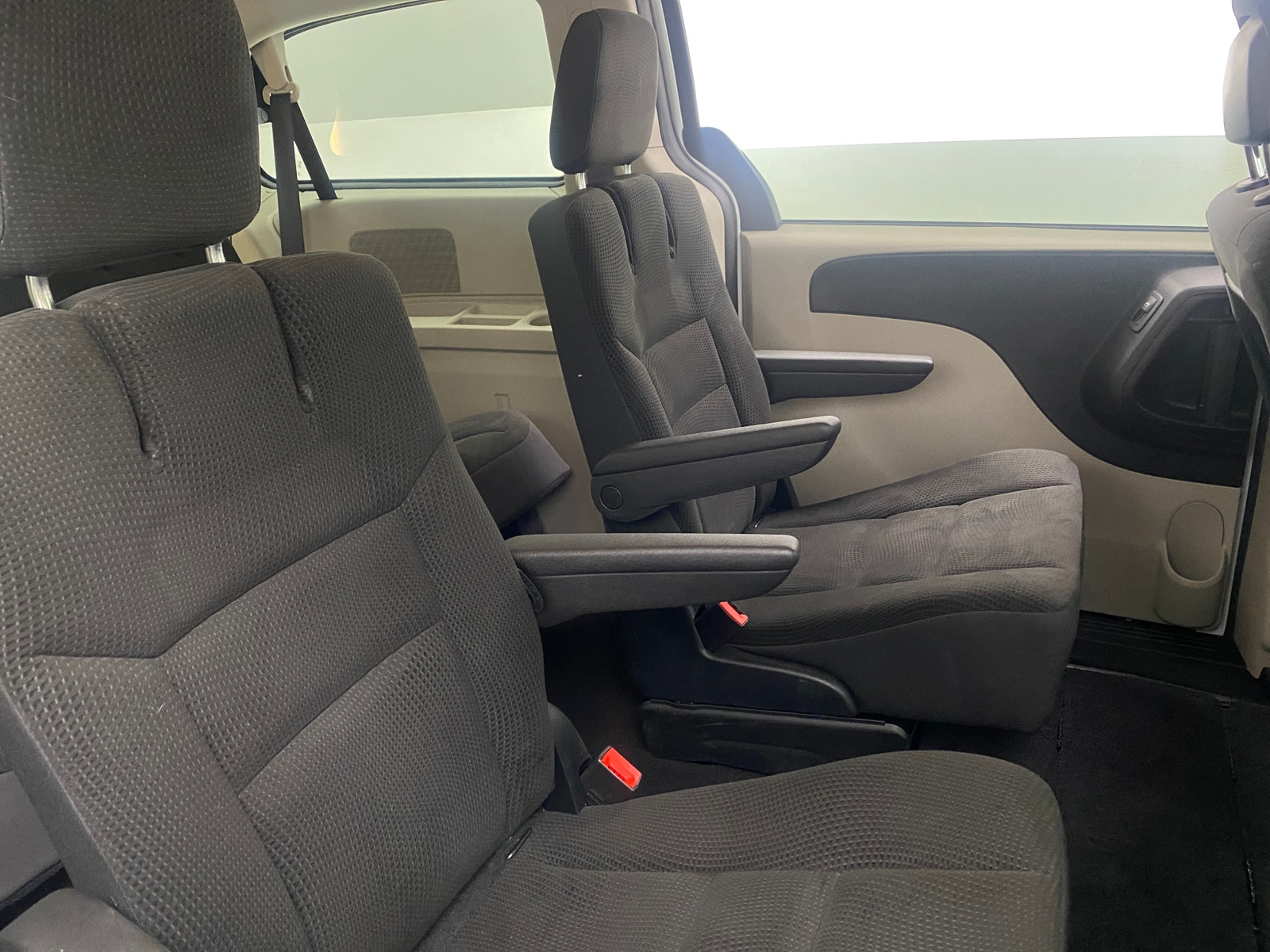 Thumbnail: 2017 Dodge Grand Caravan - 6