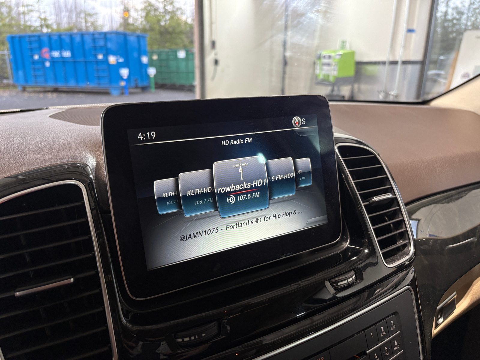 Thumbnail: 2017 Mercedes-Benz GLE - 3