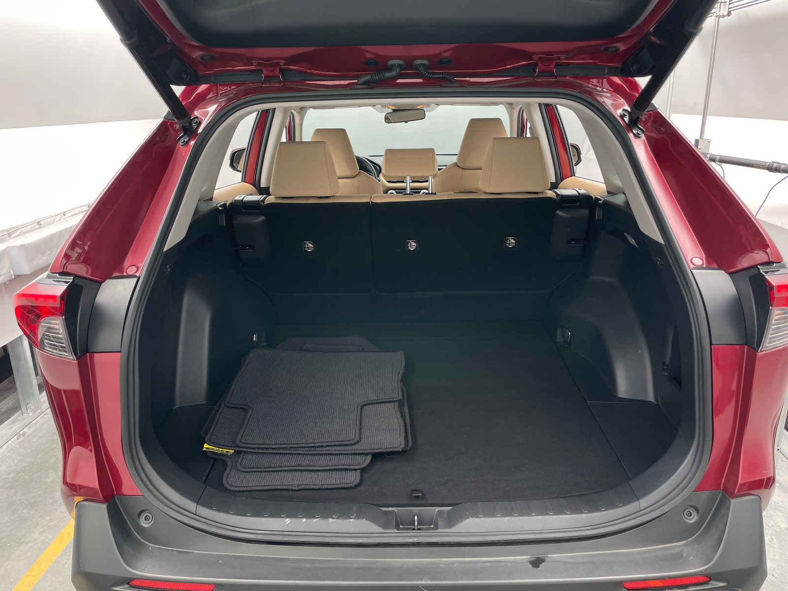 Thumbnail: 2019 Toyota RAV4 - 7